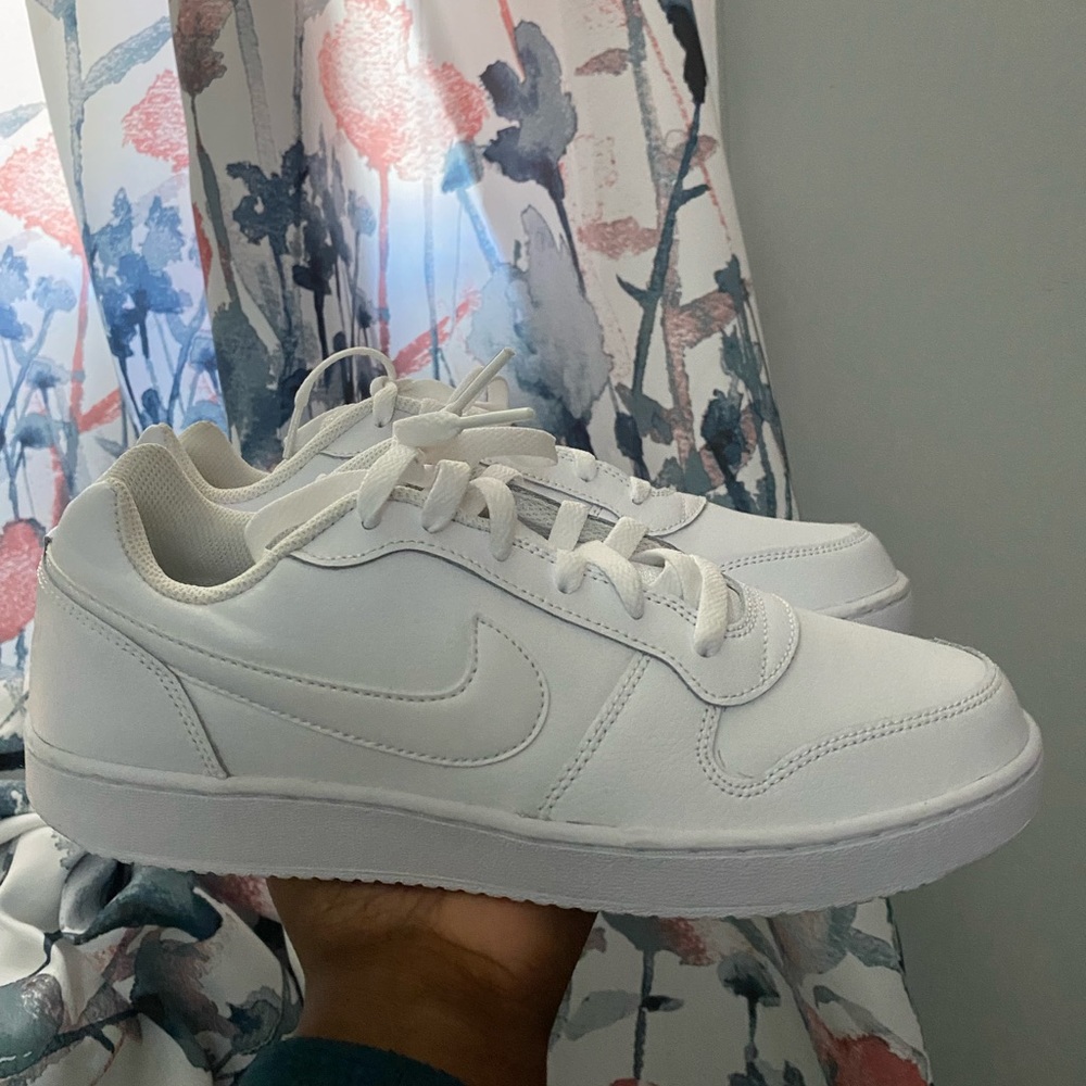 Never worn white Nike